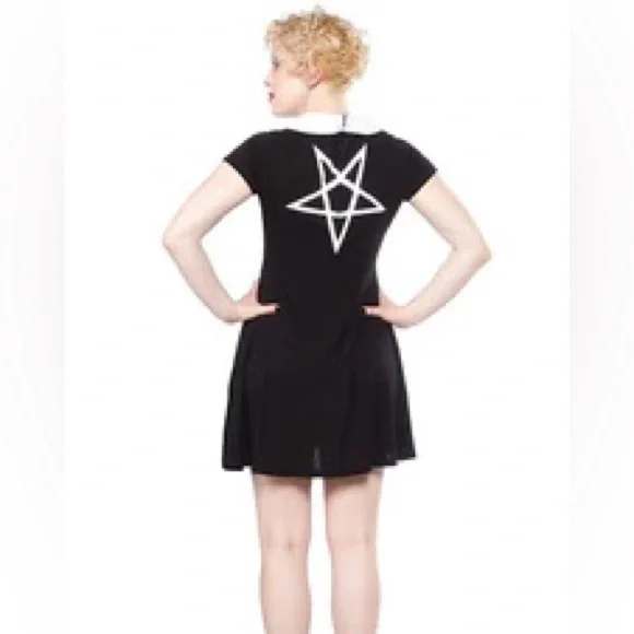 Disturbia Addams Dress in black and white - Picture 5 of 6